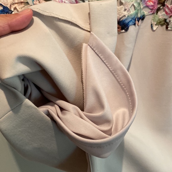 Tahari NWT! Sleeveless Dress Floral Embroidery Woman’s Size 10 - Picture 7 of 8